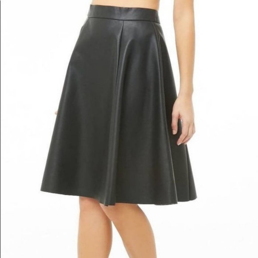 FOREVER 21 BLACK FAUX LEATHER SKATER SKIRT new